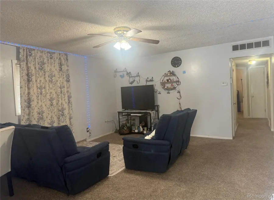 6475 N Highland Street, Dearborn Heights, MI 48127 - #2