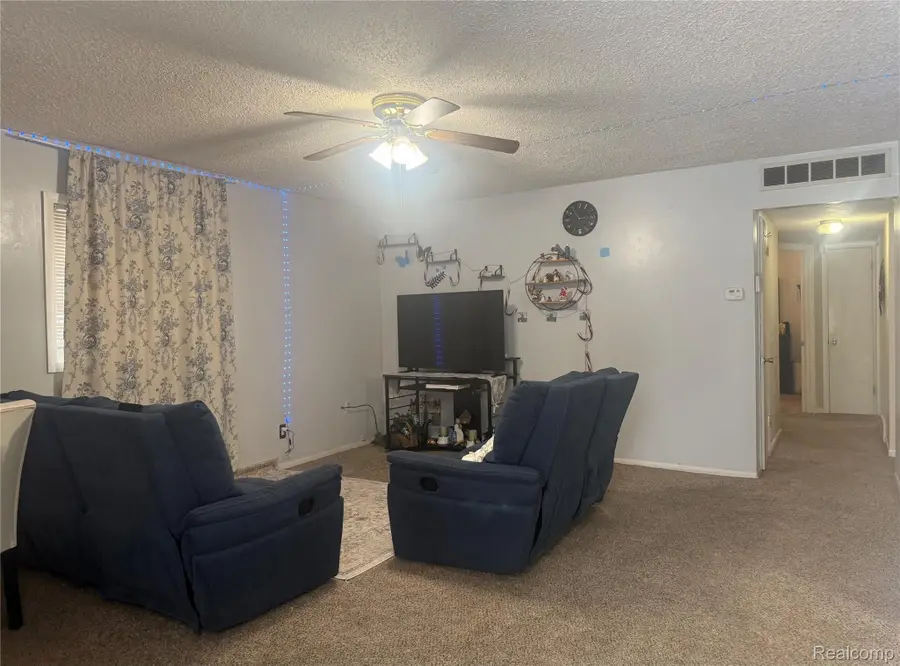 6475 N Highland Street, Dearborn Heights, MI 48127 - #3