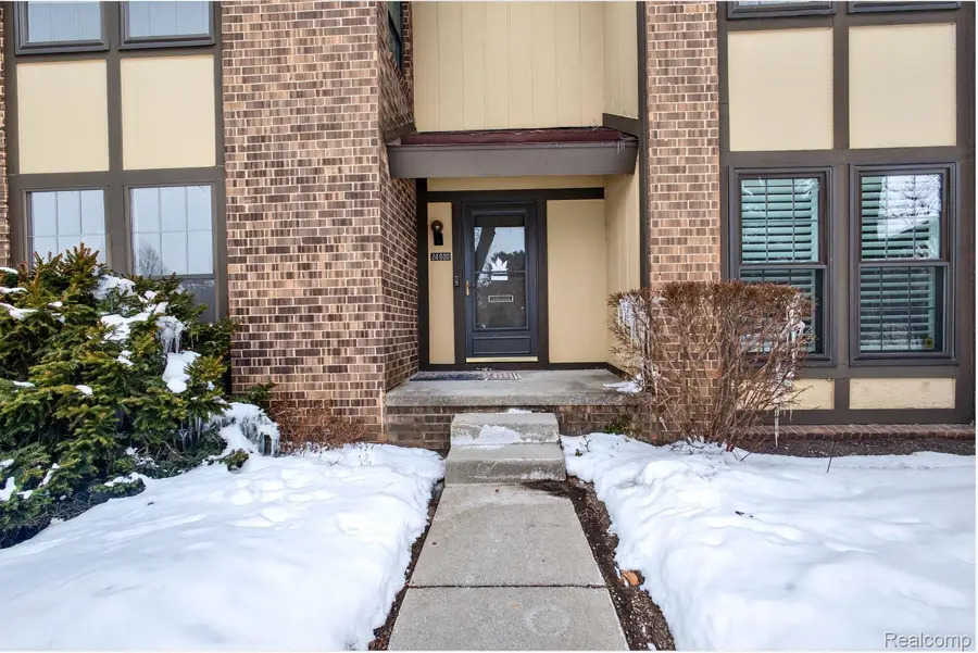 24900 Glenbrooke Drive, Southfield, MI 48033 - #2
