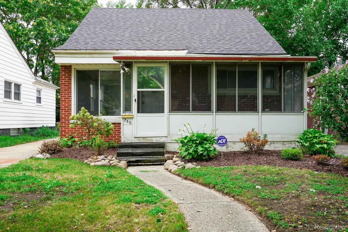 750 E Hayes Avenue, Hazel Park, MI 48030 - #1