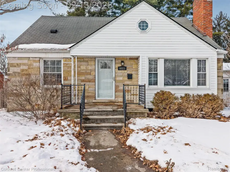 6821 N Lafayette Street, Dearborn Heights, MI 48127 - #2