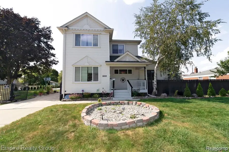 5959 Highview Street, Dearborn Heights, MI 48127 - #2