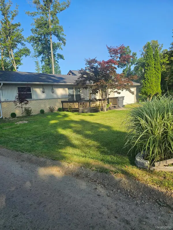 2137 Webster Park Drive, Howell, MI 48843