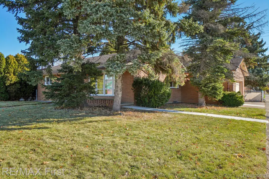 22400 Kelly Road, Eastpointe, MI 48021 - #2