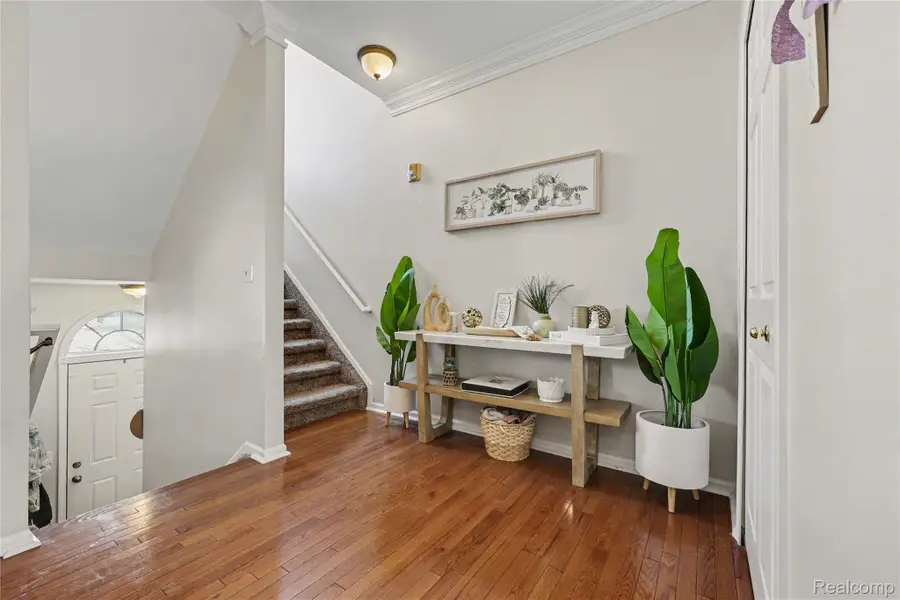 42843 Richmond Drive, Sterling Heights, MI 48313 - #2