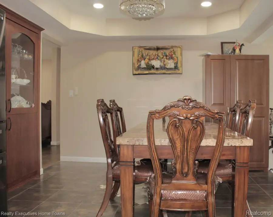 5012 Fleming Court, Sterling Heights, MI 48310 - #3