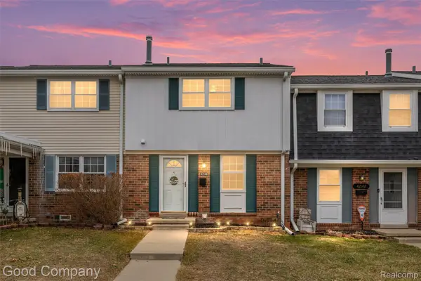 42146 Farragut Court, Northville, MI 48167