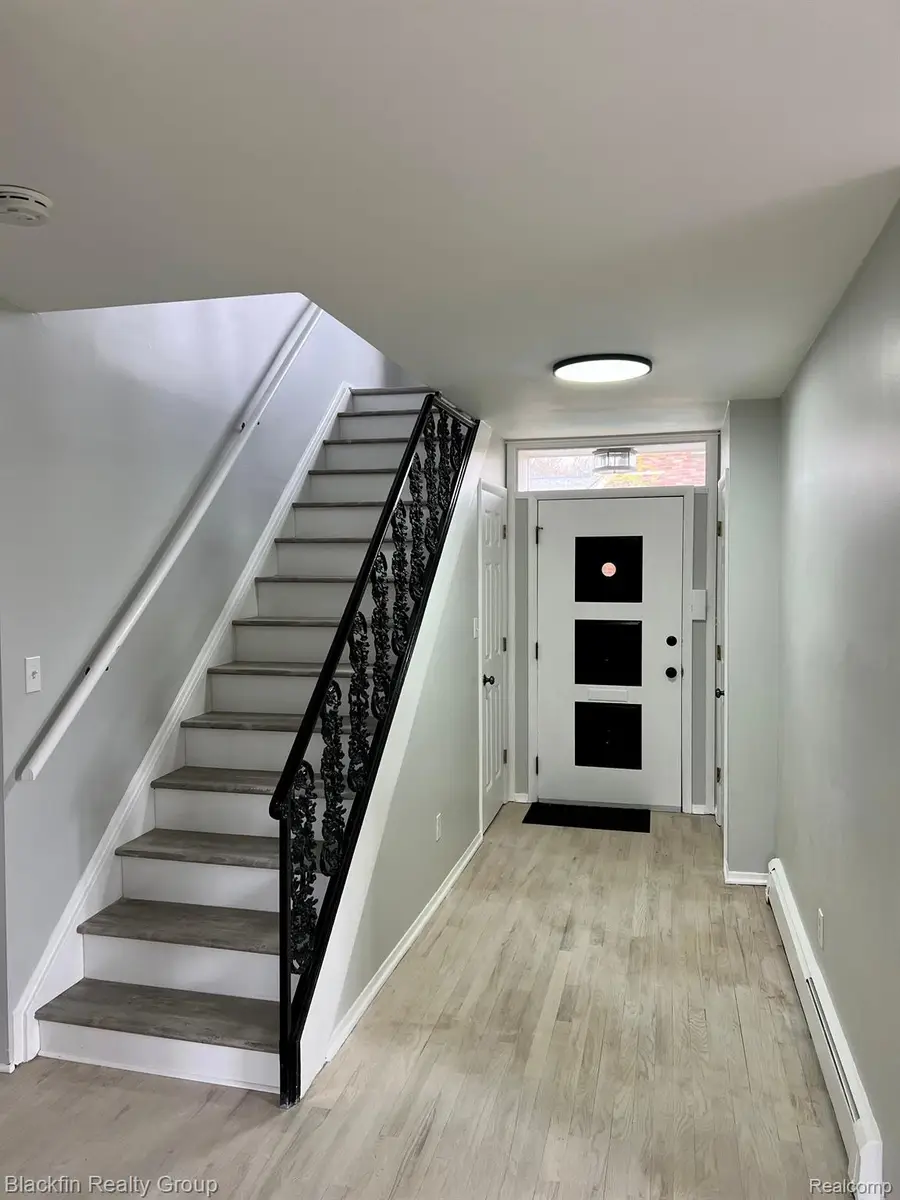 2356 W 14 Mile Road, Royal Oak, MI 48073 - #3