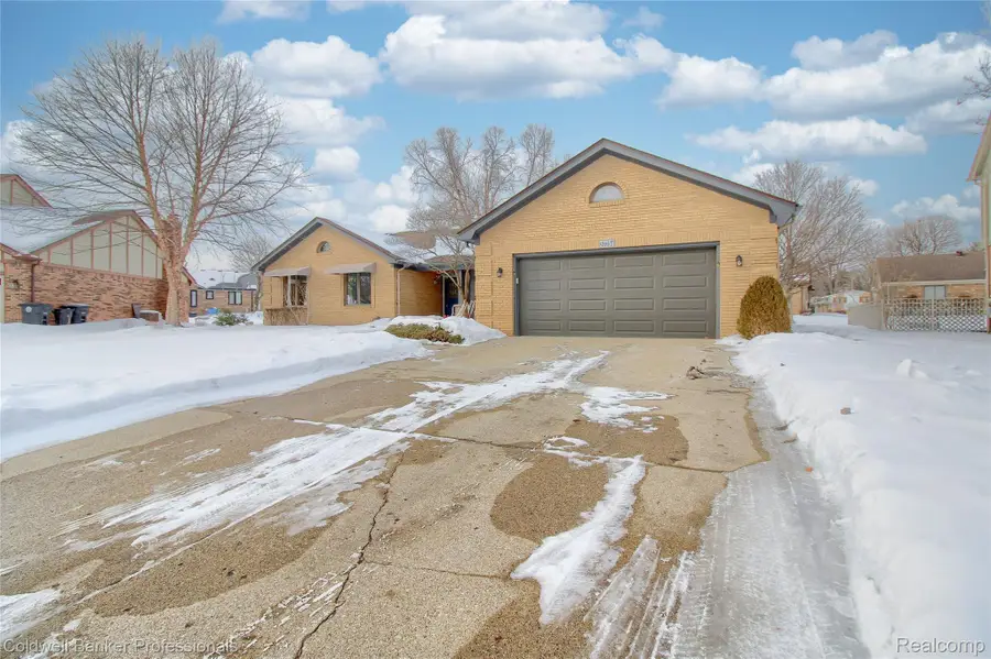 37734 Pickford Drive, Livonia, MI 48152 - #3