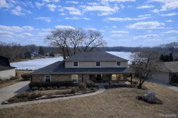 54832 Blue Cloud Drive, Utica, MI 48315