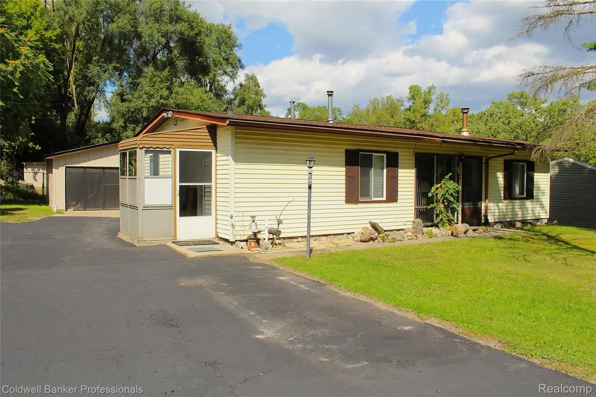 10593 9 Mile Road, Whitmore Lake, MI 48189 - #1