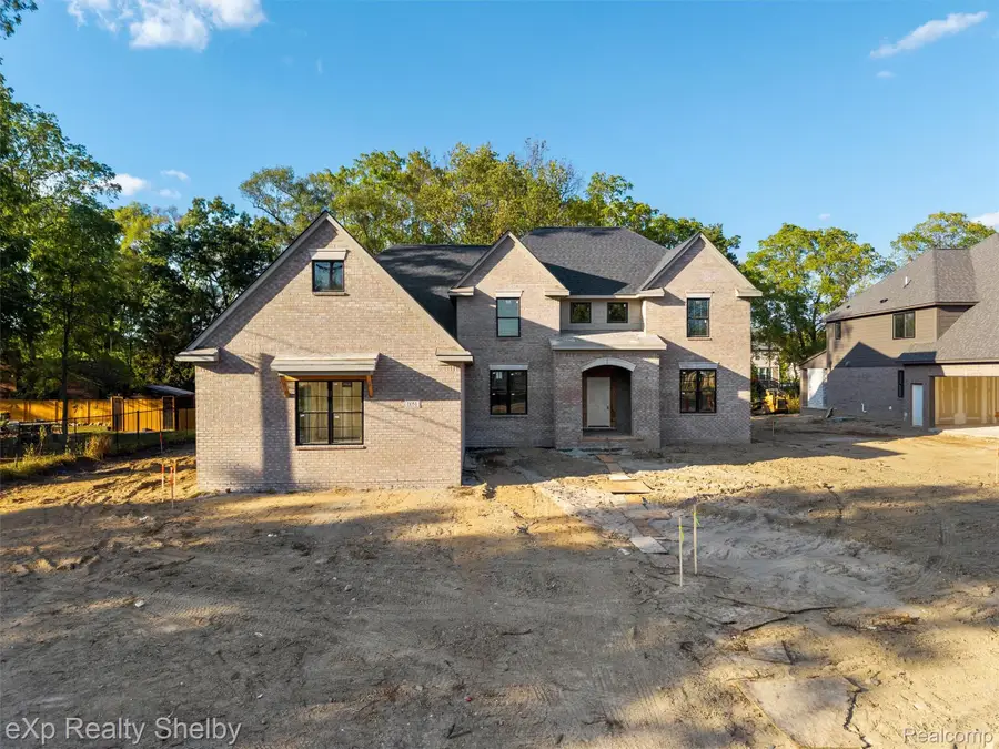 1051 E Avon Road, Rochester Hills, MI 48307 - #3