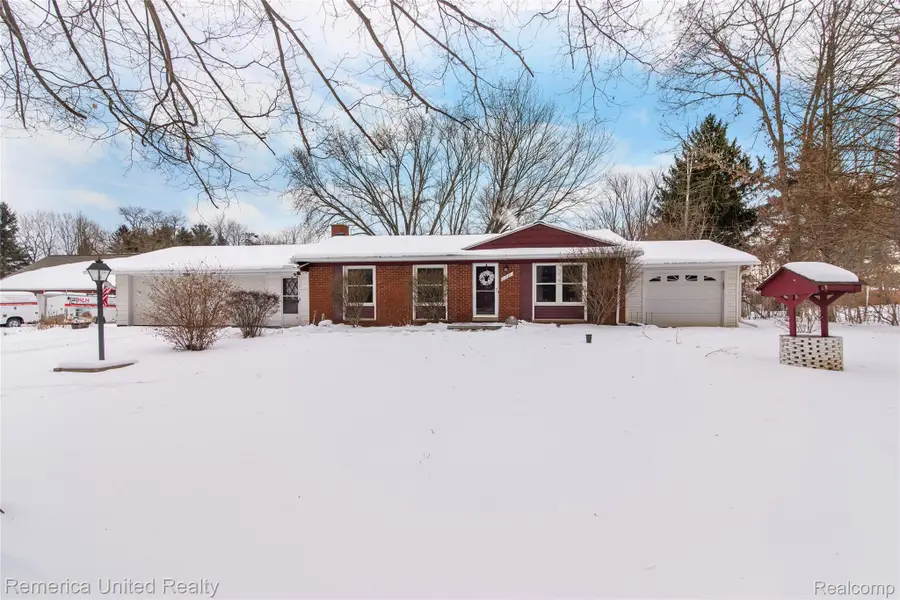 11043 Hamburg Road, Hamburg, MI 48189 - #2