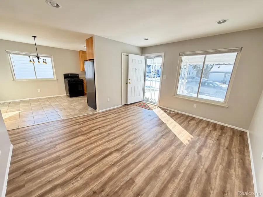 32458 Linderman Avenue, Warren, MI 48093 - Image #2