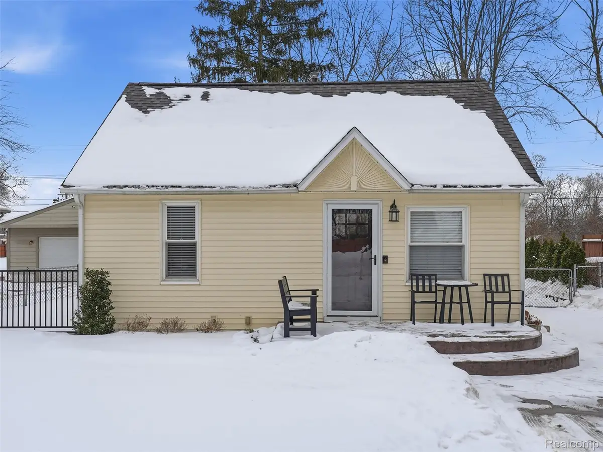 47300 Burton Drive, Shelby Charter Township, MI 48317 - #1