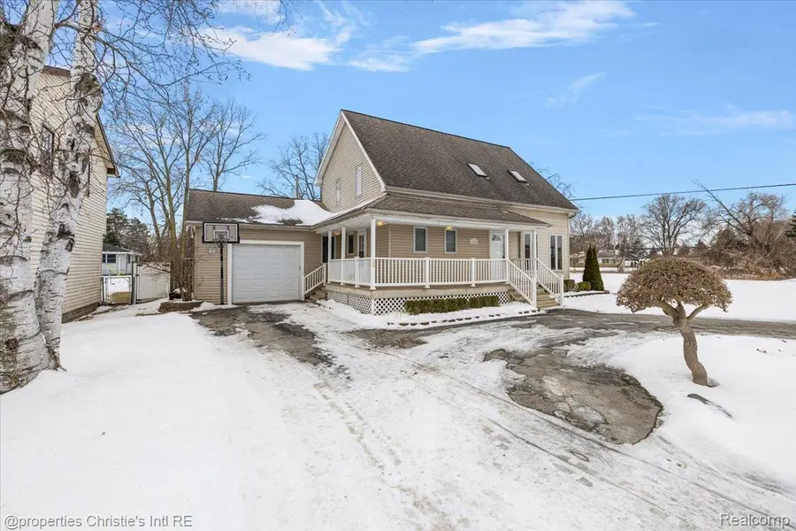 15850 Edsel Drive, Clinton Township, MI 48035 - #2