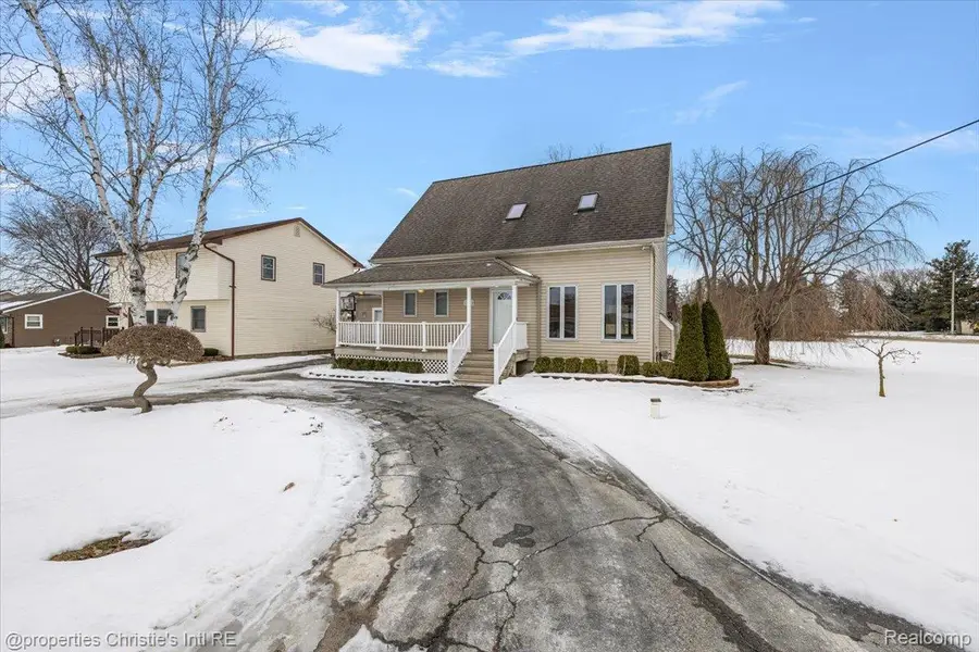 15850 Edsel Drive, Clinton Township, MI 48035 - #3