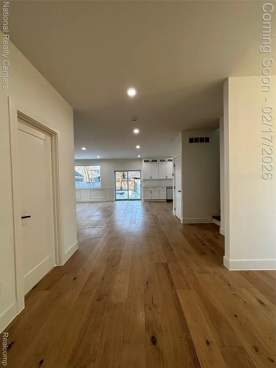 10024 Borgman Avenue, Huntington Woods, MI 48070 - #3