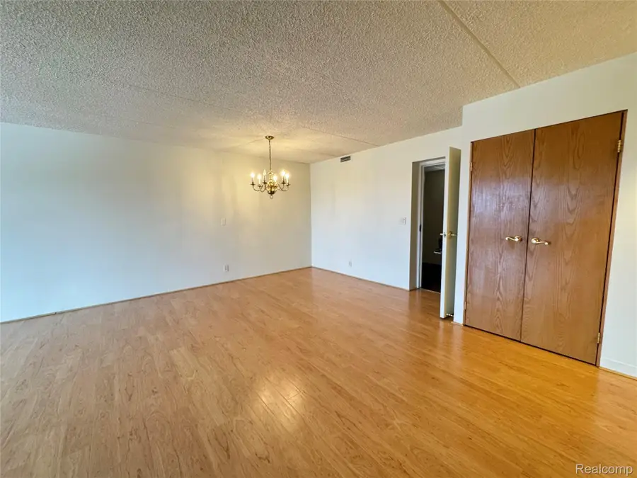 21800 Morley Avenue #1205, Dearborn, MI 48124 - #3