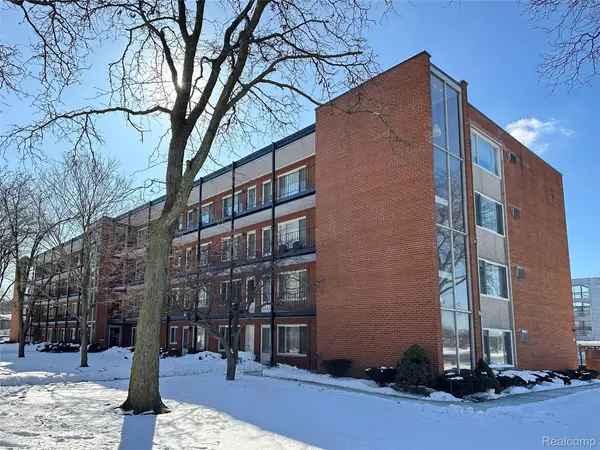 2925 W 13 Mile Road #205, RoyalOak, MI 48073