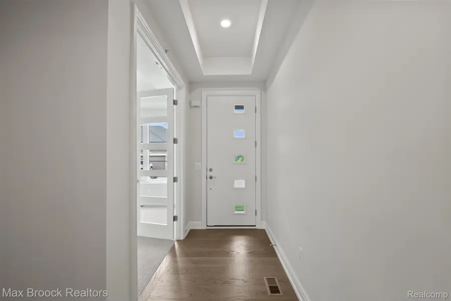 7477 Gramercy Circle #17, West Bloomfield, MI 48322 - Image #3