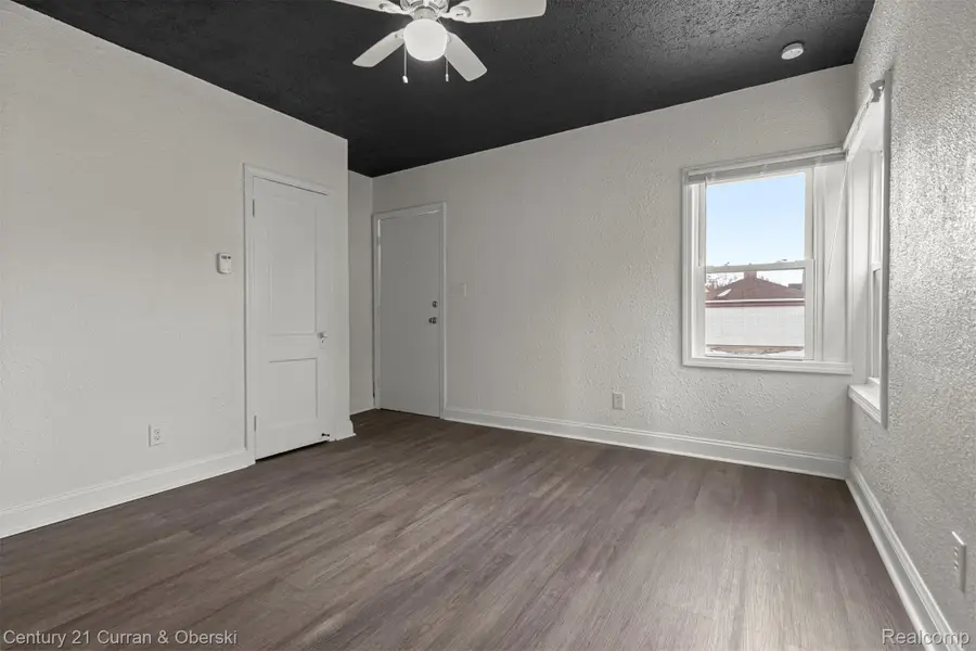 53 W Charlotte Street, Ecorse, MI 48229 - #3