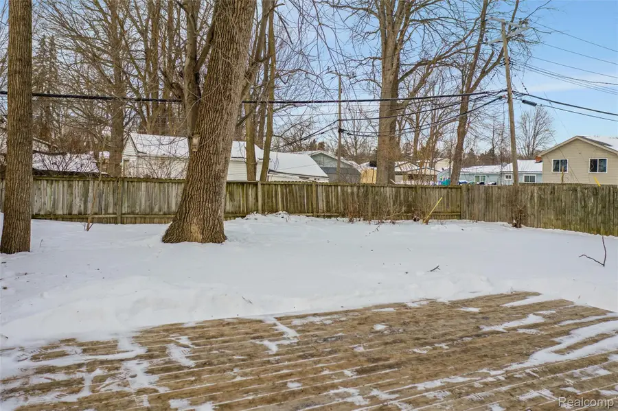 3640 Cass Elizabeth Road, Waterford, MI 48328 - #2