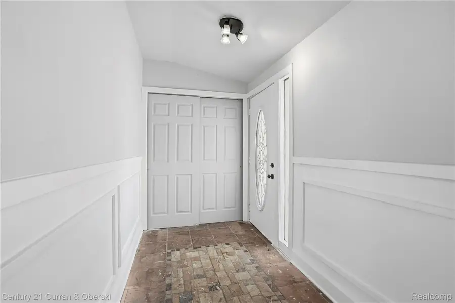 33805 Orangelawn Street, Livonia, MI 48150 - #2