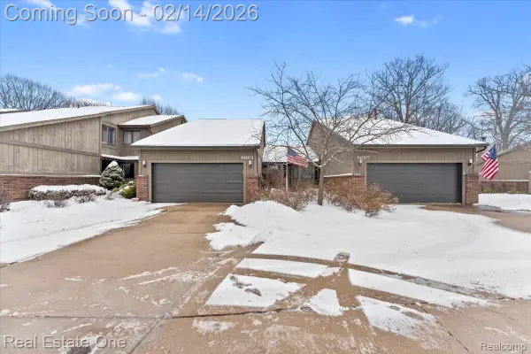 9883 Hawthorne Glen Drive, GrosseIle, MI 48138