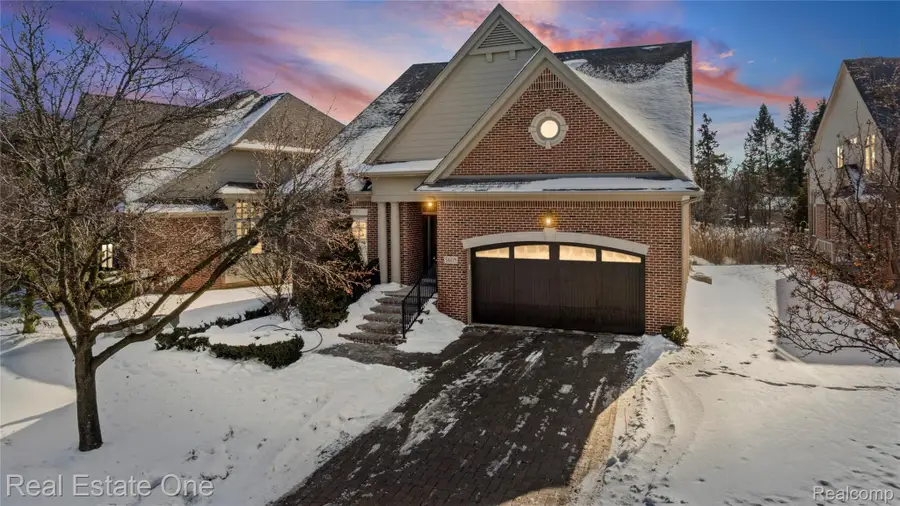 5608 Pembrooke Crossing, West Bloomfield, MI 48322 - Image #2