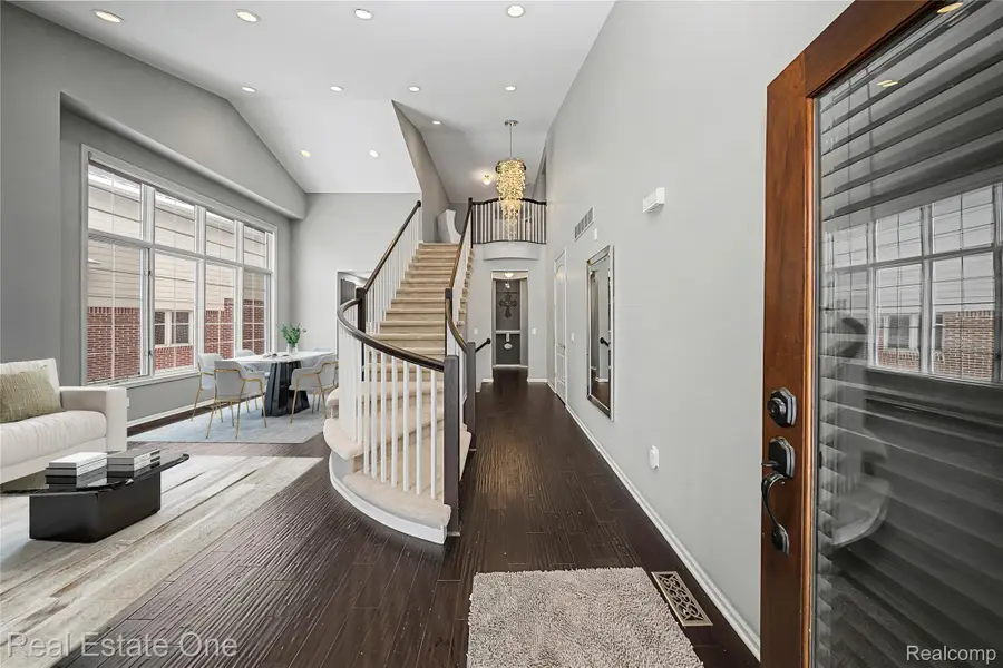 5608 Pembrooke Crossing, West Bloomfield, MI 48322 - Image #3