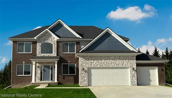 53212 Woodland Meadows, Chesterfield, MI 48047