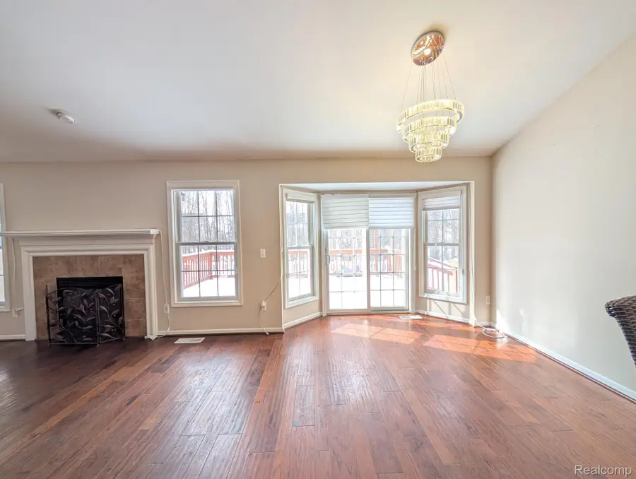 4090 Grand Oaks Trail, Burton, MI 48519 - #2