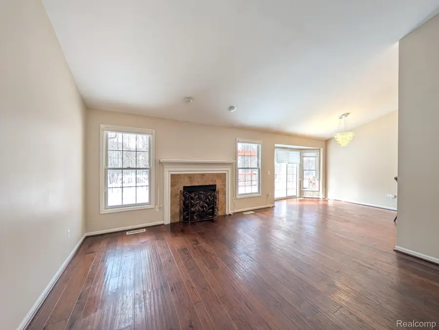 4090 Grand Oaks Trail, Burton, MI 48519 - #3
