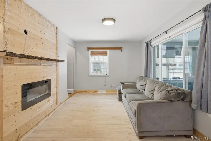 146 E Summit Street, Chelsea, MI 48118 - #2