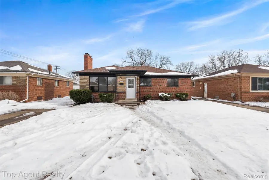 24336 Warrington Court, Eastpointe, MI 48021 - #2