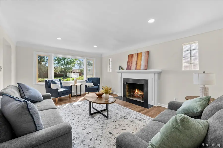 24821 Almond Avenue, Eastpointe, MI 48021 - #3