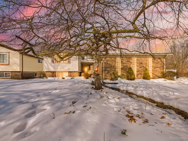 2365 Niagara Drive, Troy, MI 48083