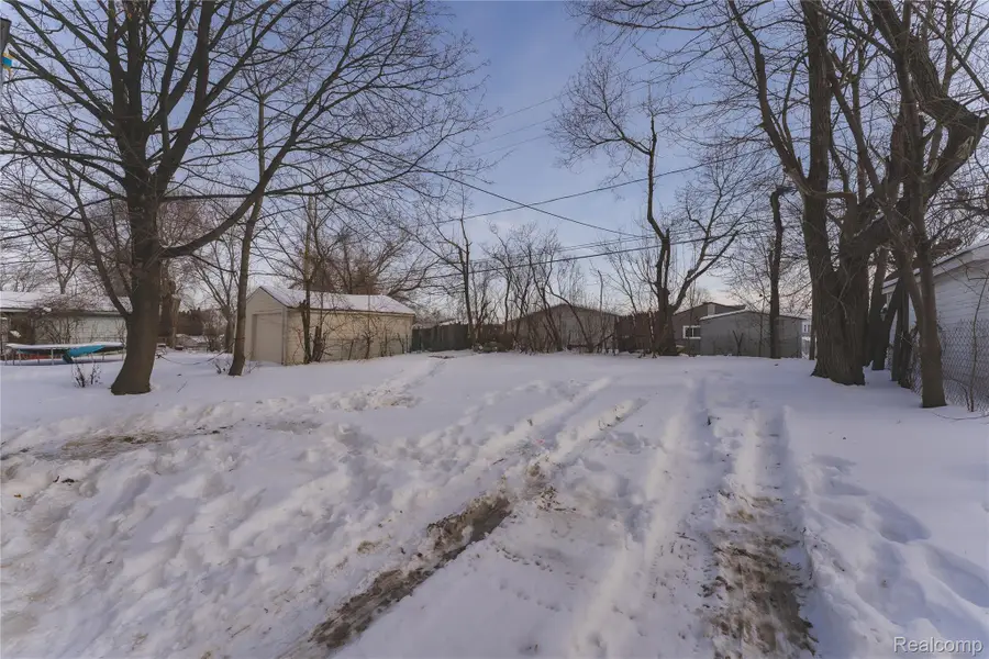 804 Emerson Avenue, Pontiac, MI 48340 - #3