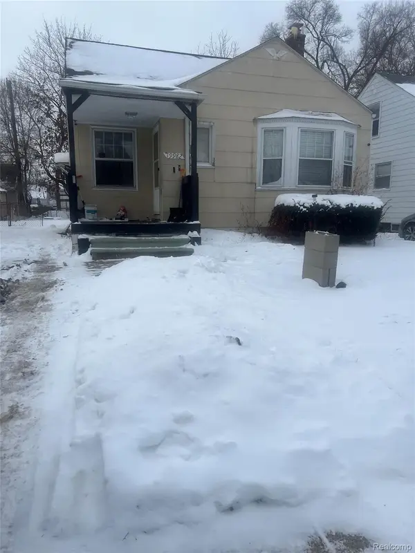 19982 Kingsville Street, HarperWoods, MI 48225