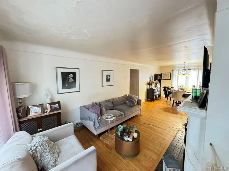 20437 Damman Street, Harper Woods, MI 48225 - #3