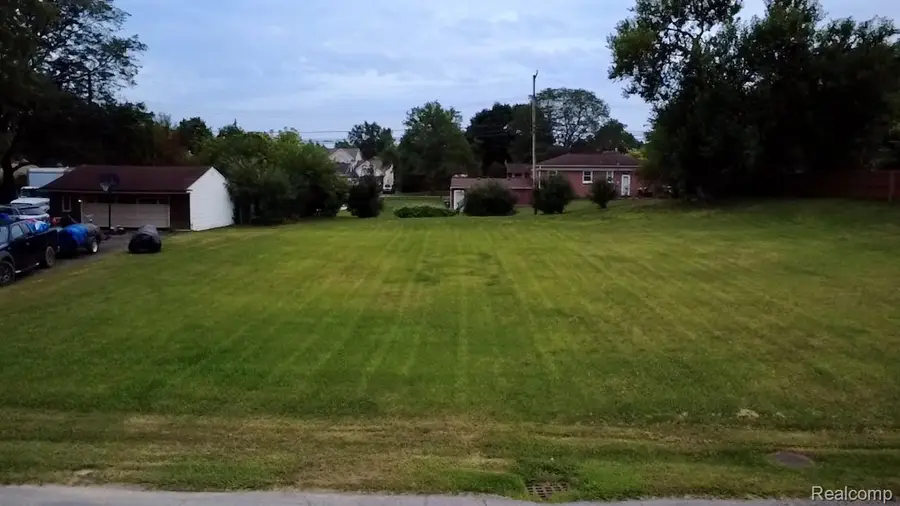 31525 Windsor Street, Garden City, MI 48135 - #2
