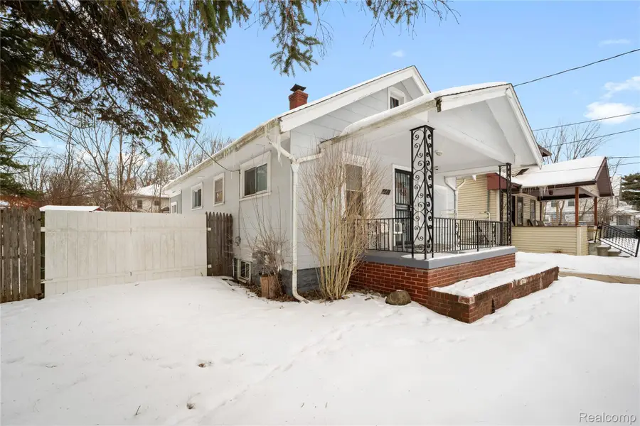 1734 Missouri Avenue, Flint, MI 48506 - #2