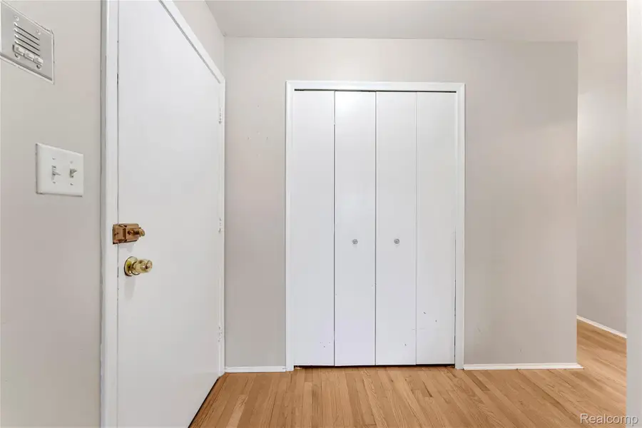 4655 Leisure Lane #48, Trenton, MI 48183 - #2