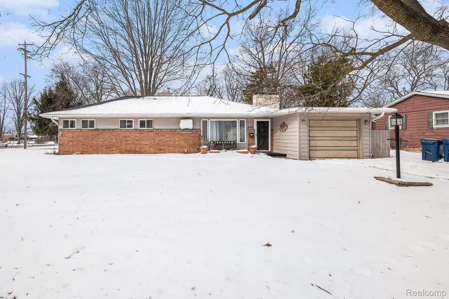 603 E Chelsea Circle, Davison, MI 48423 - #2