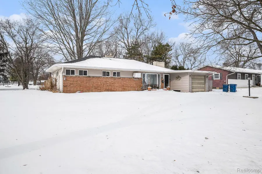603 E Chelsea Circle, Davison, MI 48423 - #3
