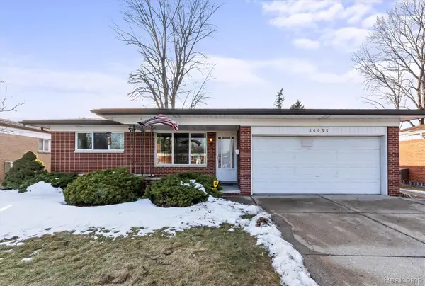 30055 Boewe Drive, Warren, MI 48092