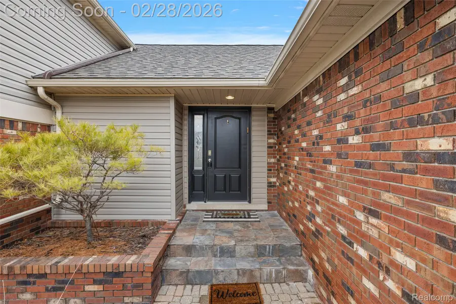 39254 E Royal Doulton Boulevard, Clinton, MI 48038 - #2