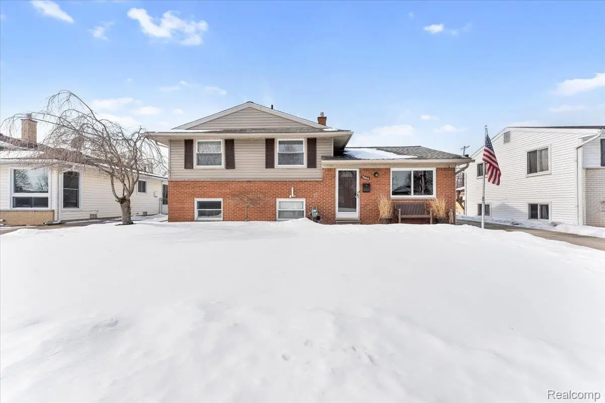 31664 Sweetbriar Drive, Rockwood, MI 48173 - #1