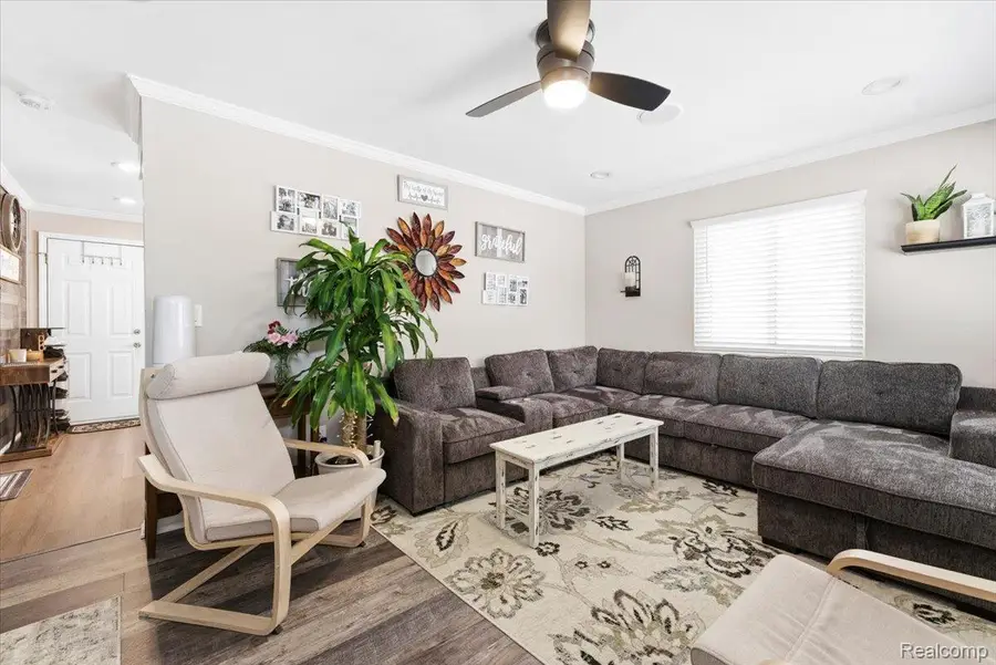 31664 Sweetbriar Drive, Rockwood, MI 48173 - #3